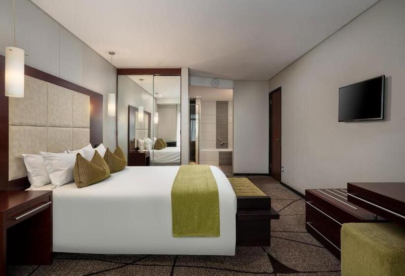 سوییت سوپریور, Premier Hotel East London Icc