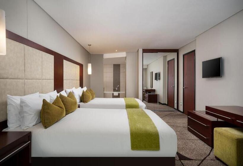 سوییت اجرایی, Premier Hotel East London Icc