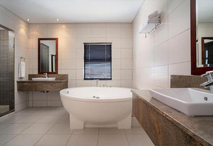 سوئیت با تخت بزرگ, Premier Hotel East London Icc