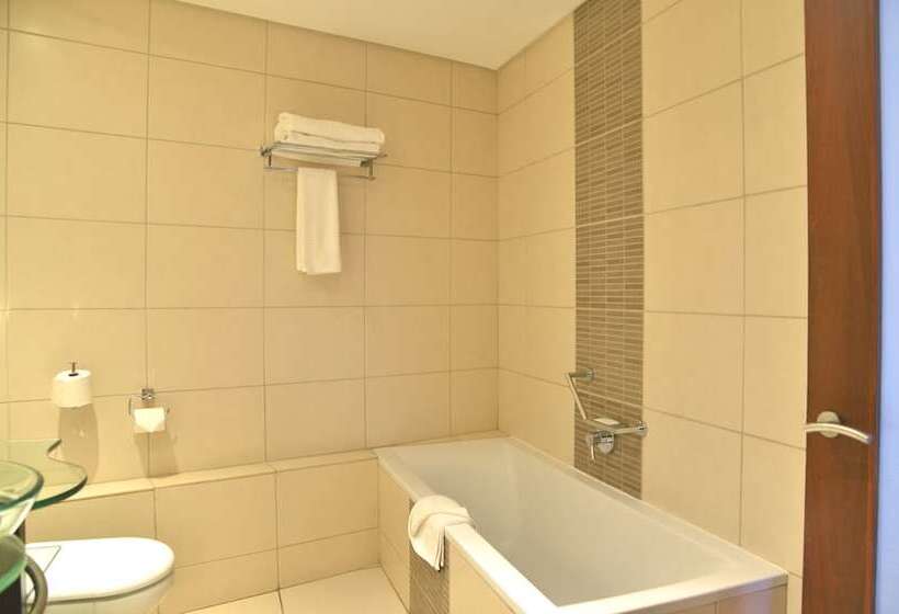 اتاق استاندارد, Premier Hotel East London Icc