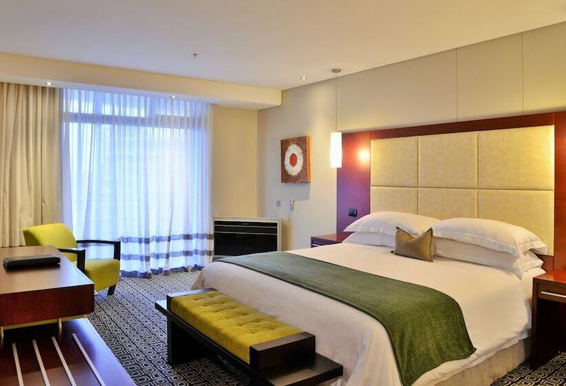 سوییت, Premier Hotel East London Icc