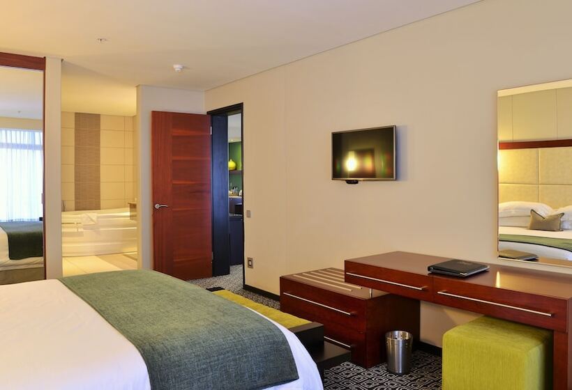 سوییت, Premier Hotel East London Icc