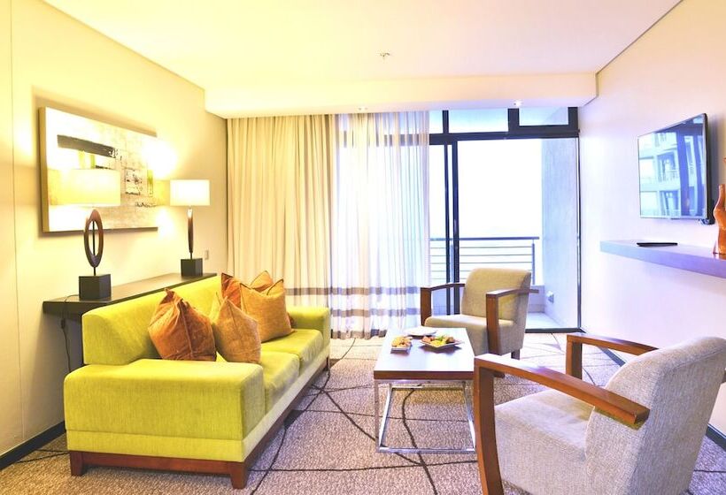 سوییت اجرایی, Premier Hotel East London Icc