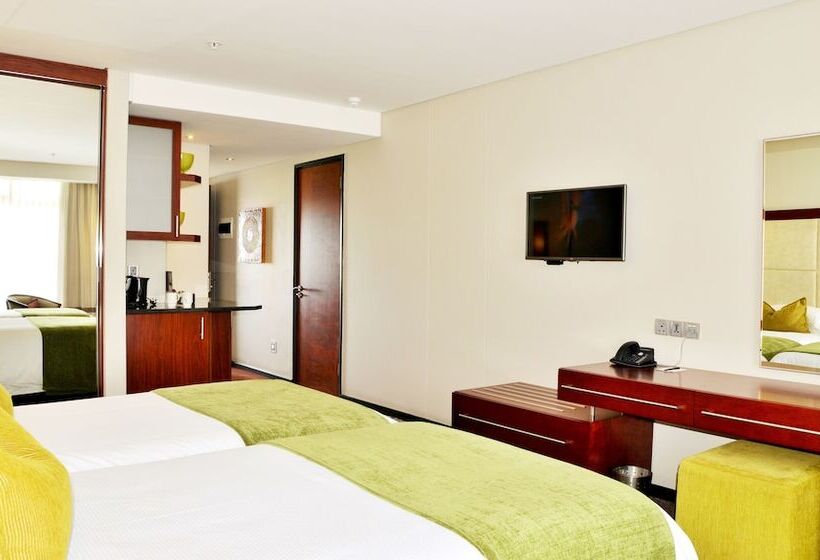 اتاق استاندارد با 2 تخت دوبل, Premier Hotel East London Icc