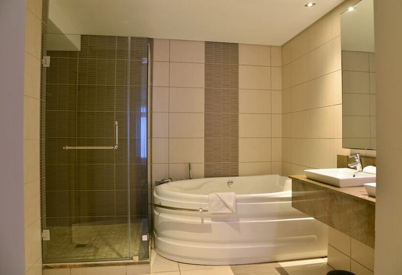 سوییت, Premier Hotel East London Icc