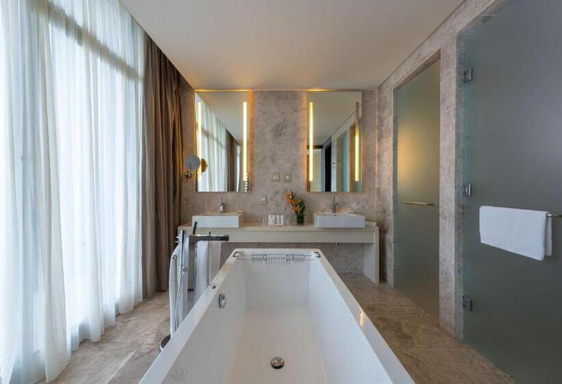 سوییت با چشم‌انداز دریا, Radisson Blu Hotel & Residence, Maputo