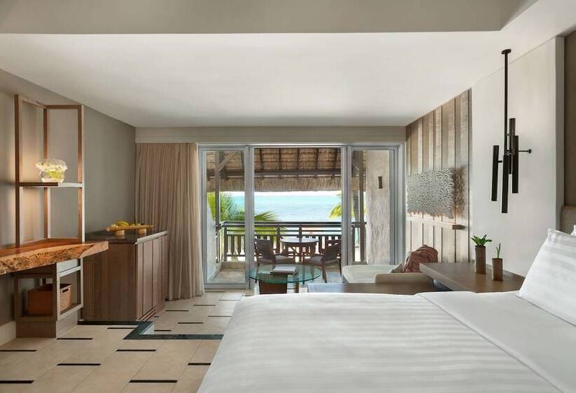 اتاق لوکس با چشم‌انداز دریا, Shangrila Le Touessrok, Mauritius