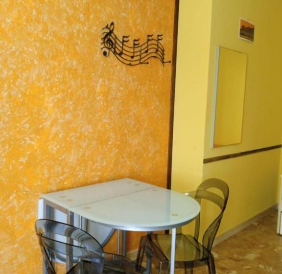 اتاق استاندارد سه تخته با سرویس بهداشتی مشترک, Piazza Ginnasio Affittacamere