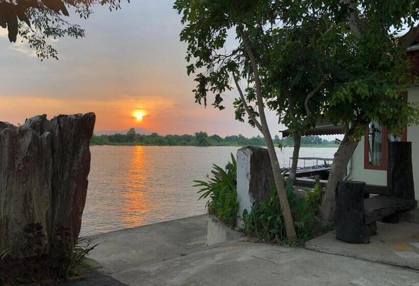 خانه 2 خوابه, Ruen Thai Ban Rim Nam