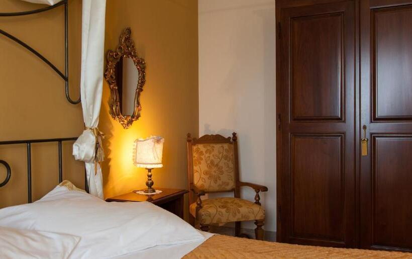 اتاق استاندارد با بالکن, Al Borgo Rooms