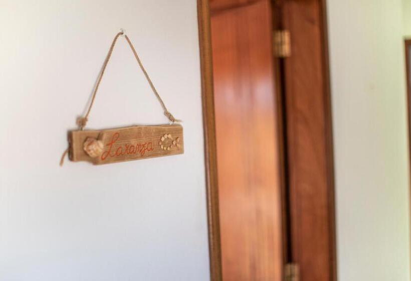 اتاق استاندارد با سرویس بهداشتی مشترک, Local Guesthouse