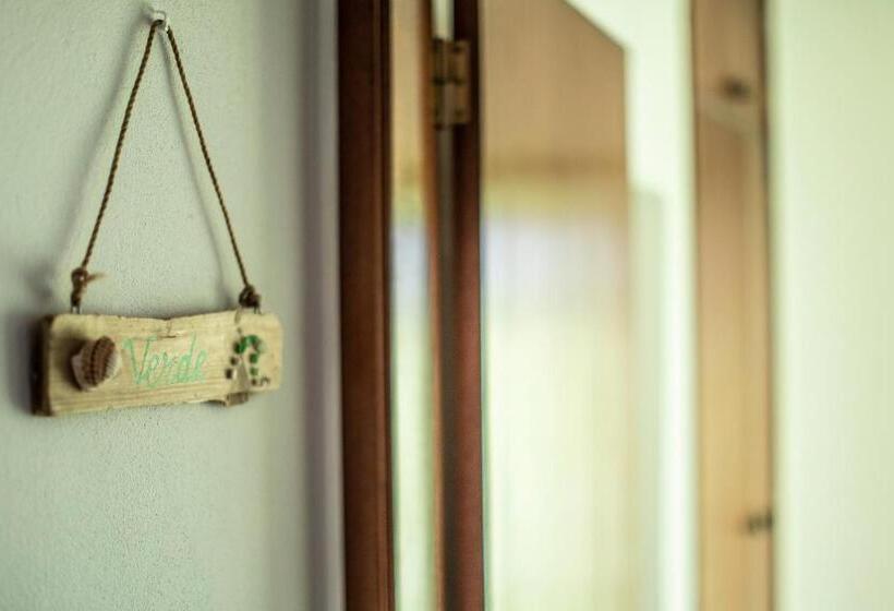 اتاق استاندارد با سرویس بهداشتی مشترک, Local Guesthouse