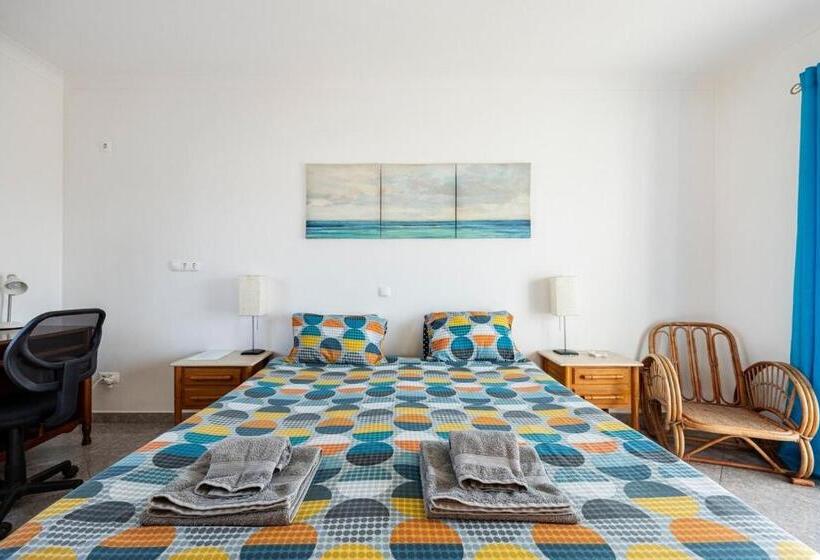 اتاق استاندارد, Local Guesthouse