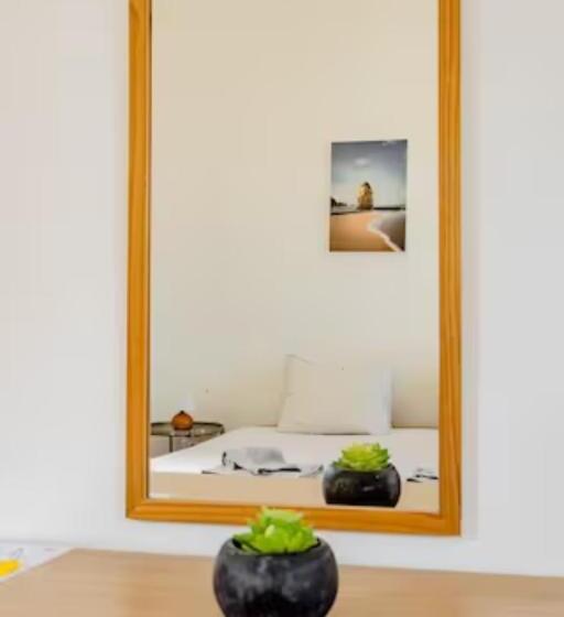 اتاق استاندارد, Local Guesthouse