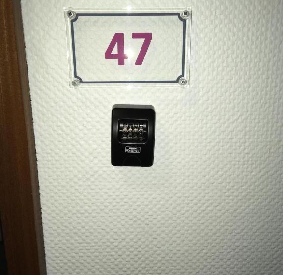 آپارتمان 1 خوابه, Apartment 47