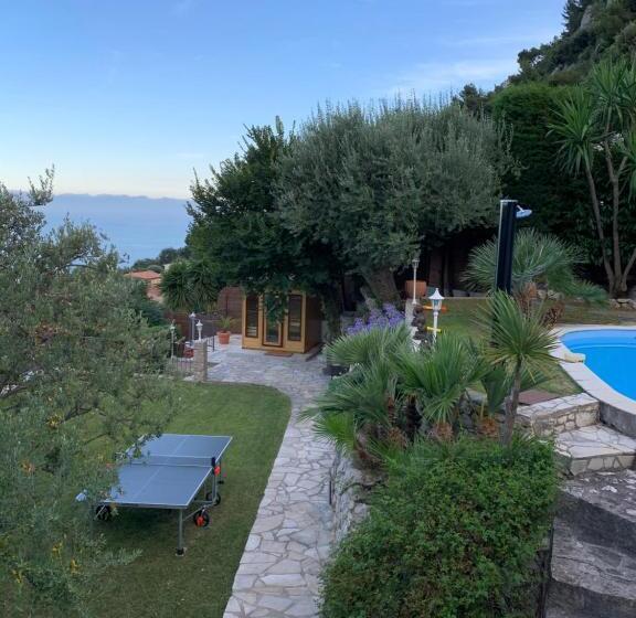 اتاق استاندارد با چشم‌انداز استخر, Monte Carlo View And Spa