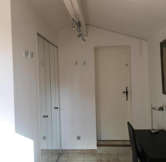 اتاق استاندارد با چشم‌انداز استخر, Monte Carlo View And Spa
