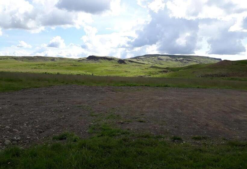 اتاق ساده سه‌ نفره, Skyggnir Bed And Breakfast