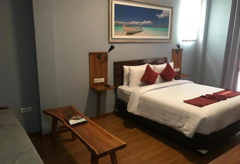 Standard Triple Room with Terrace, Wae Molas