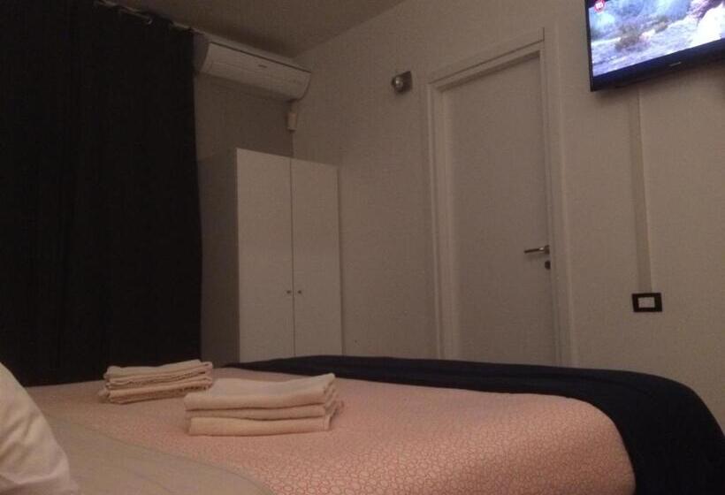 اتاق لوکس با بالکن, Welcome B&b Lodi