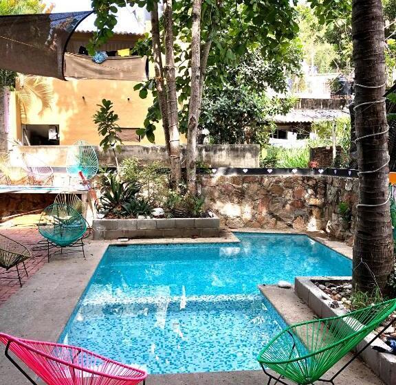 تختخواب در اتاق مشترک, Hostal Tortuga