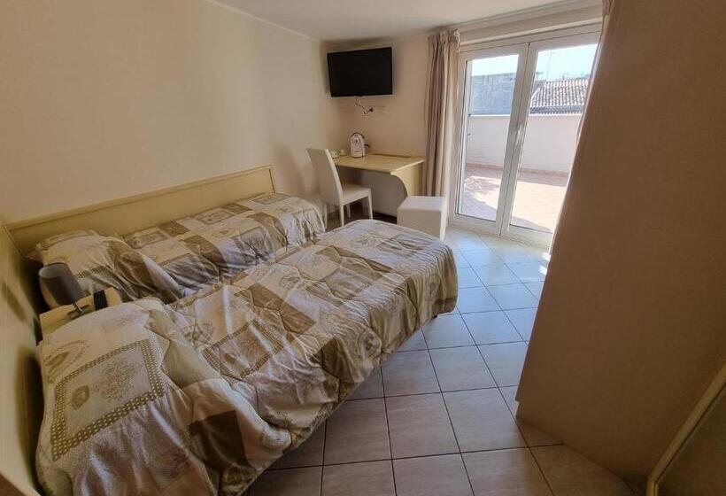 Standard room with outdoor bath, B&b E Casa Vacanza Al Castello