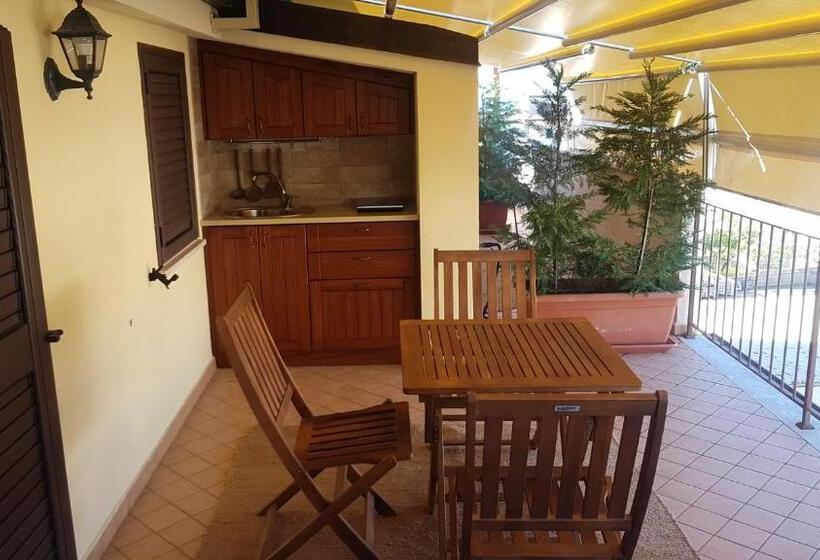 Standard Triple Room with Terrace, B&b E Casa Vacanza Al Castello