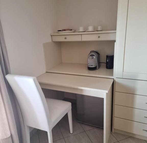 Standard Triple Room with Terrace, B&b E Casa Vacanza Al Castello