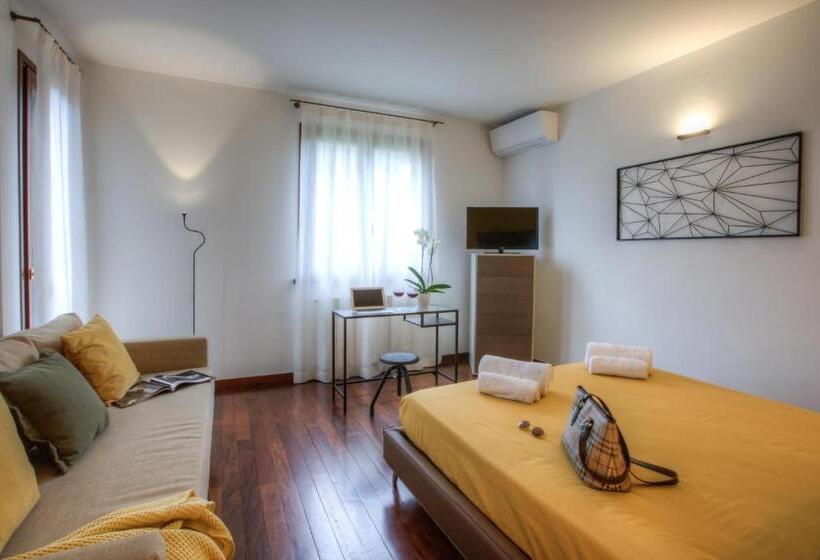 اتاق خانوادگی, B&b Maison Il Melograno