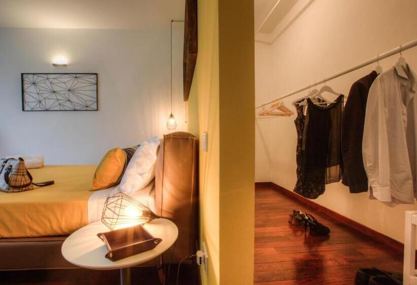 اتاق خانوادگی, B&b Maison Il Melograno
