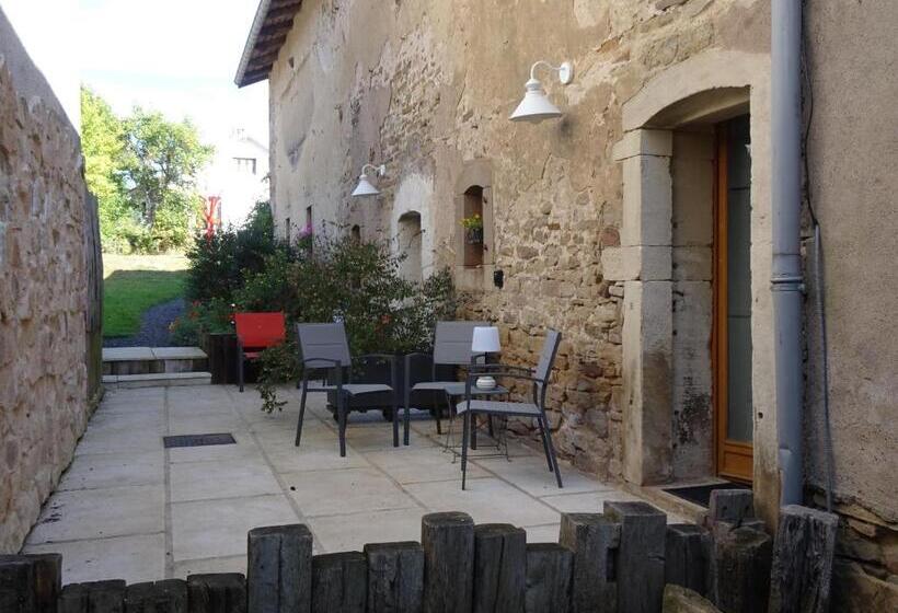 Standard Triple Room with Terrace, La Halte