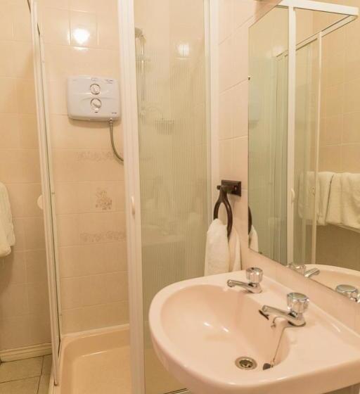 اتاق لوکس خانوادگی, Dorney S B&b