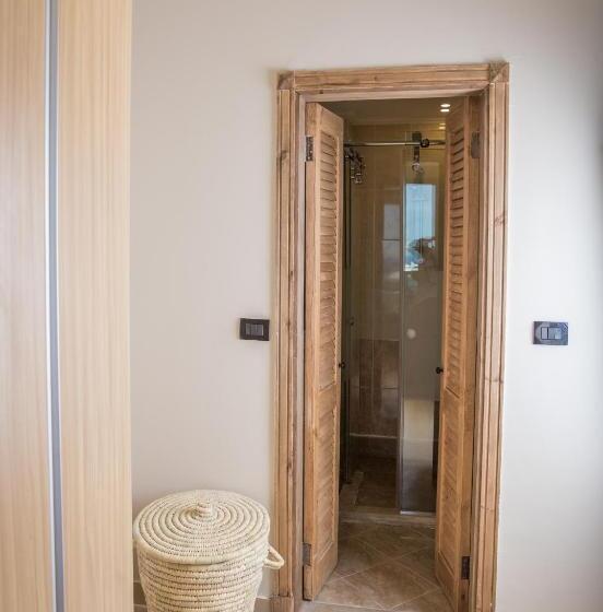سوییت خانوادگی, Redcon Suites