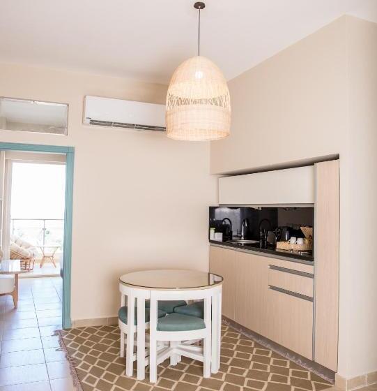 سوییت خانوادگی, Redcon Suites