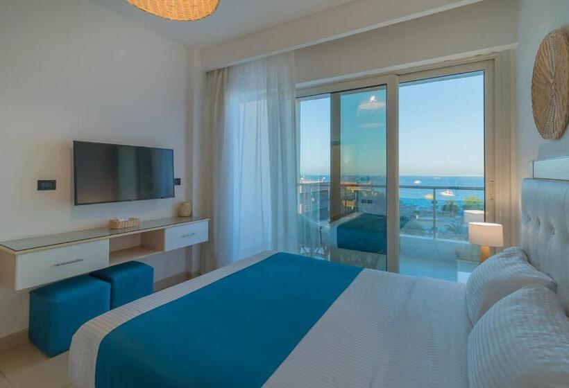 سوییت خانوادگی, Redcon Suites