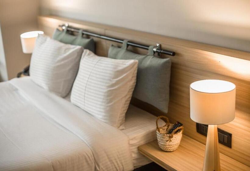 اتاق سوپریور با چشمانداز, Redcon Suites