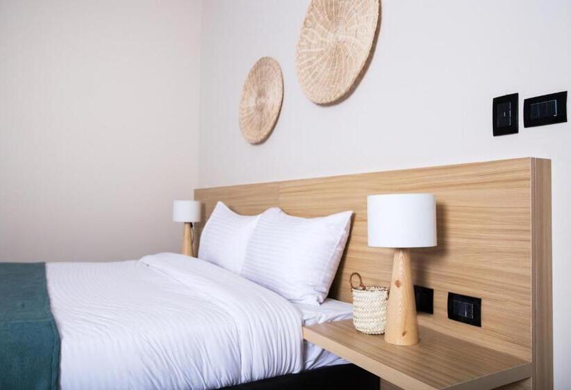 اتاق سوپریور با چشمانداز, Redcon Suites