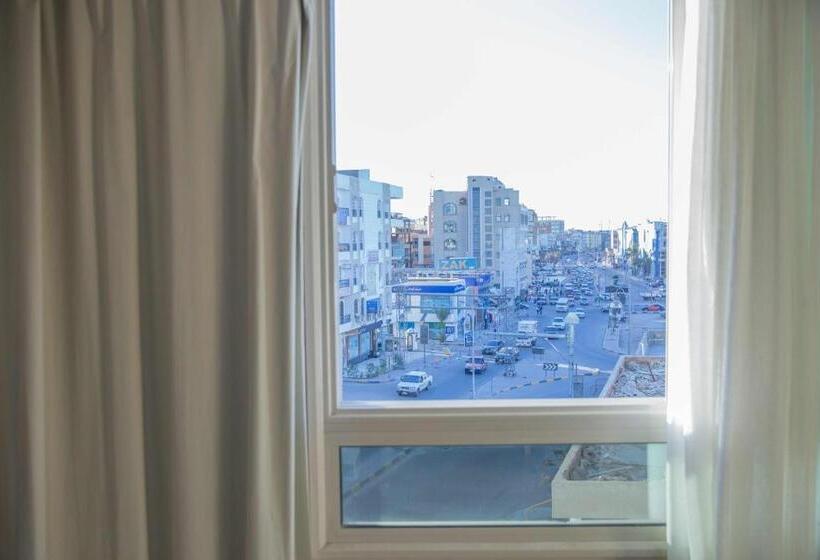 مجموعه ویستا شهر, Redcon Suites
