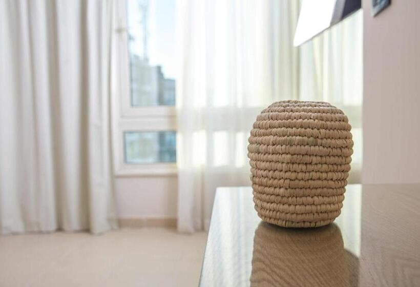 مجموعه ویستا شهر, Redcon Suites