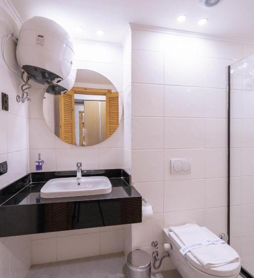 سوییت لوکس, Redcon Suites