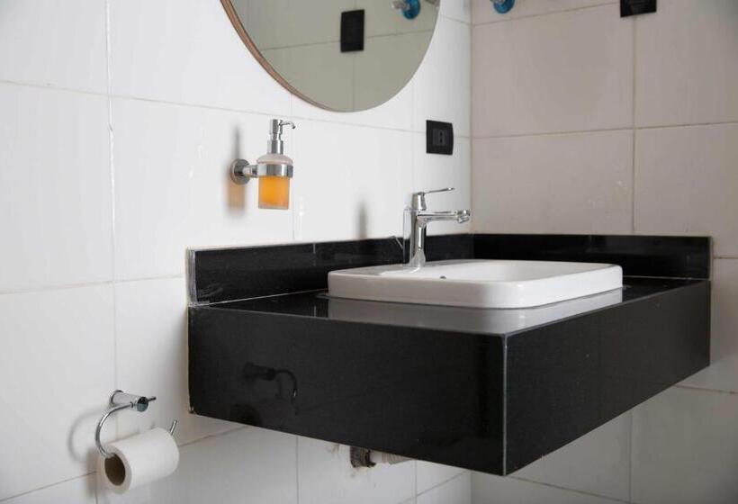 سوییت لوکس, Redcon Suites