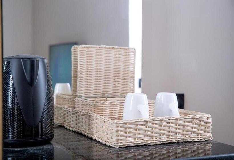 اتاق استاندارد با چشمانداز, Redcon Suites