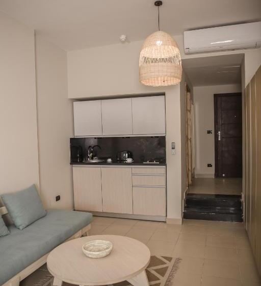 اتاق سوپریور با چشمانداز شهر, Redcon Suites