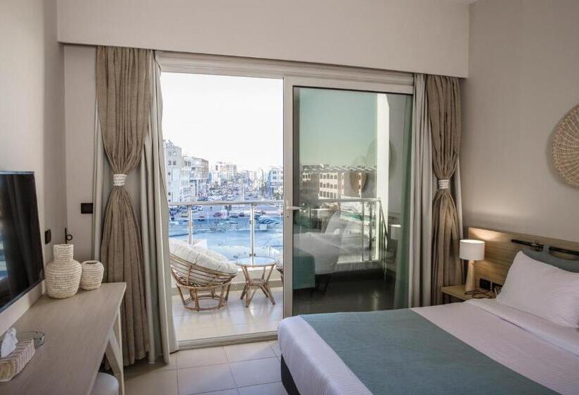 اتاق سوپریور با چشمانداز شهر, Redcon Suites