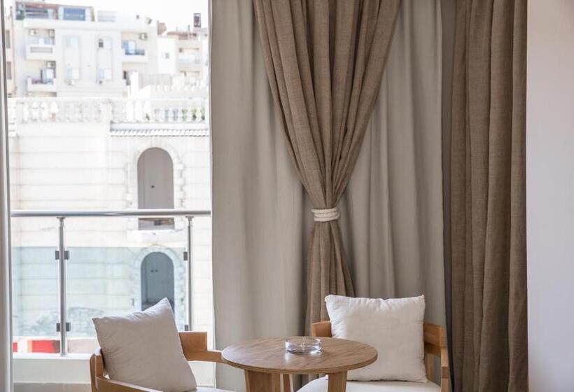 سوئیت با چشمانداز, Redcon Suites