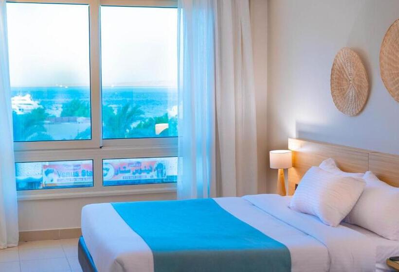اتاق سوپریور با چشمانداز دریا, Redcon Suites