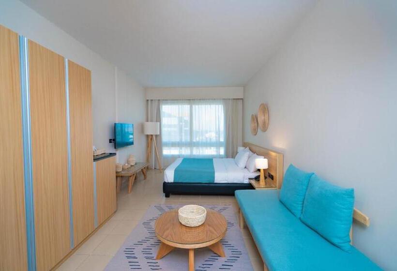 اتاق سوپریور با چشمانداز دریا, Redcon Suites