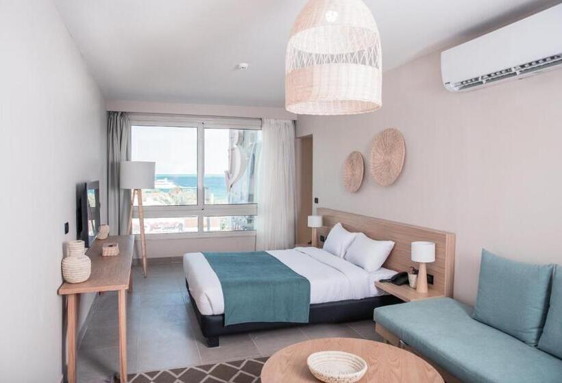 اتاق لوکس با چشمانداز دریا, Redcon Suites