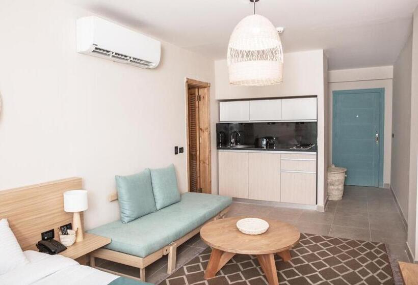 اتاق لوکس با چشمانداز دریا, Redcon Suites