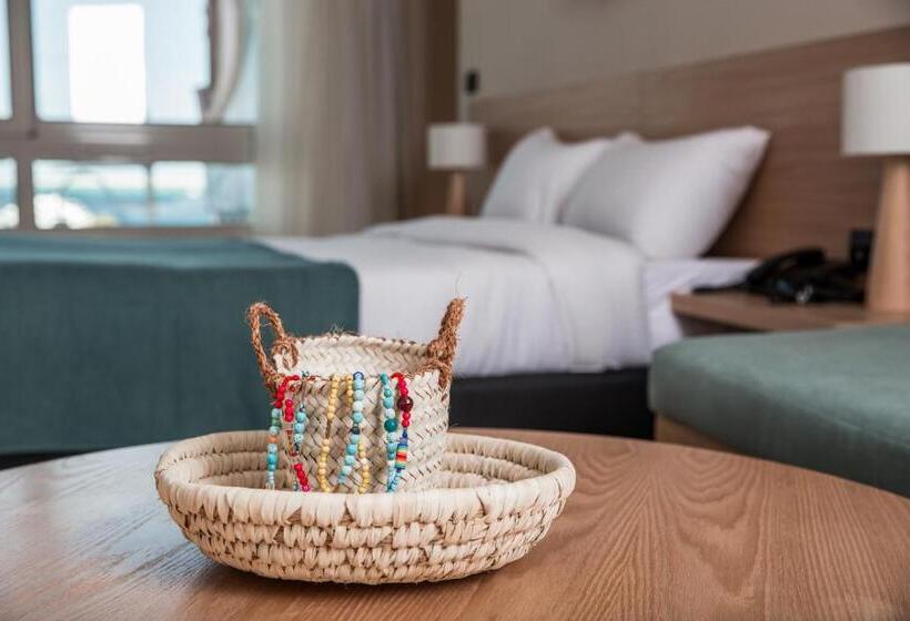 اتاق لوکس با چشمانداز دریا, Redcon Suites